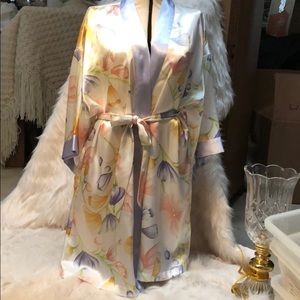 Silky floral robe with lavender trim M/L